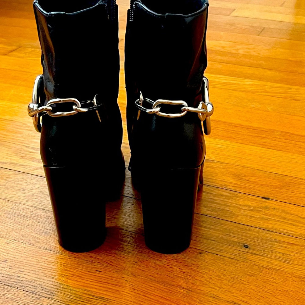 Frye boots women’s worn twice